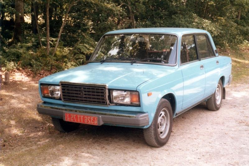 Lada 2107 in France.jpg