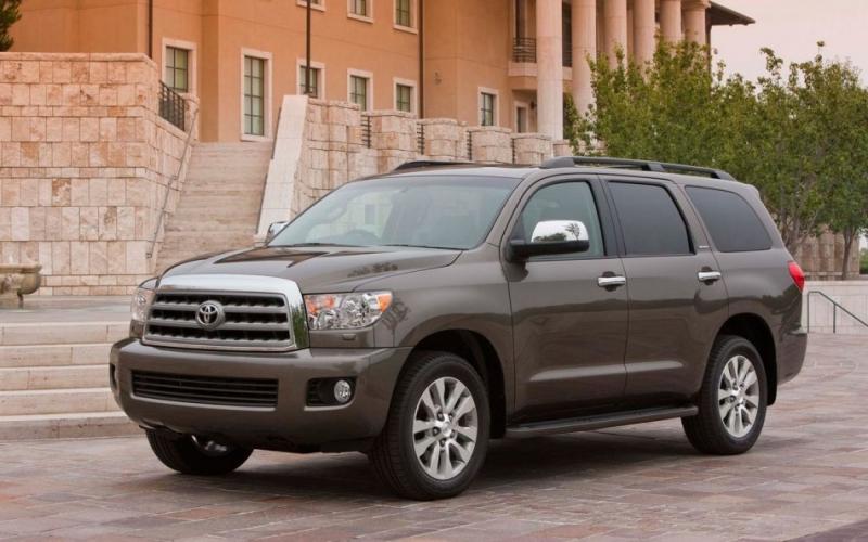 Toyota Sequoia      ...