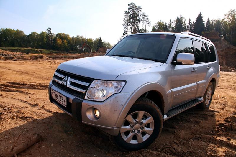 ,   3-   Mitsubishi Pajero IV  ...