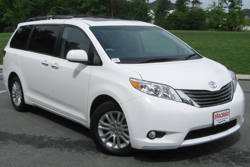 2011 Toyota Sienna XLE -- 05-18-2011.jpg